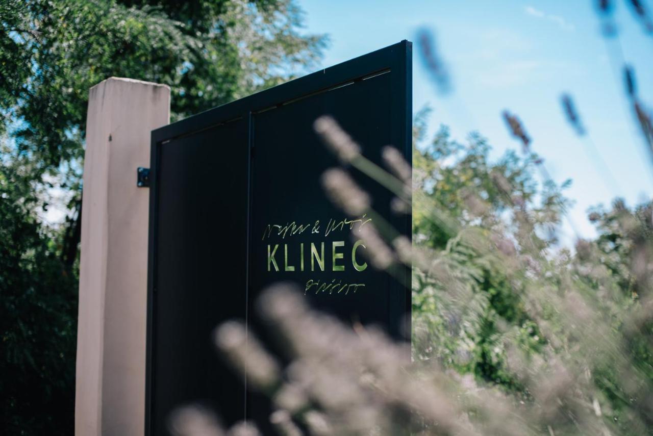 Klinec Plesivo Art Rooms Dobrovo Luaran gambar